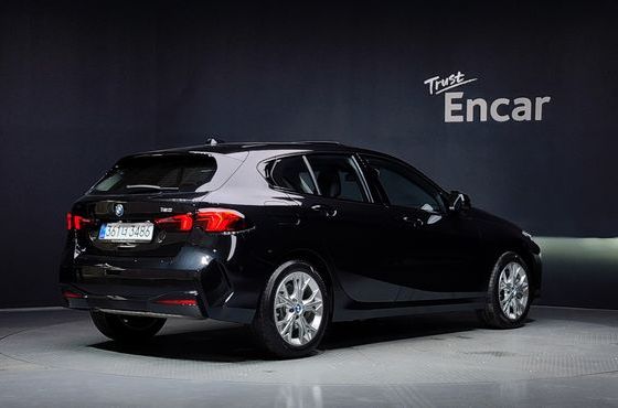 BMW 1-Series 120 — пробег 4 326 км — фото 2 из 5