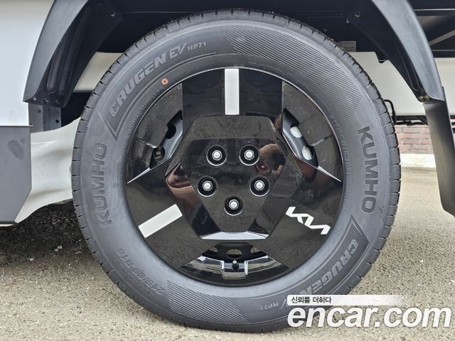 Kia PV5 из Кореи Encar