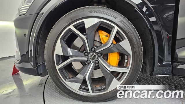 Audi e-tron из Кореи Encar