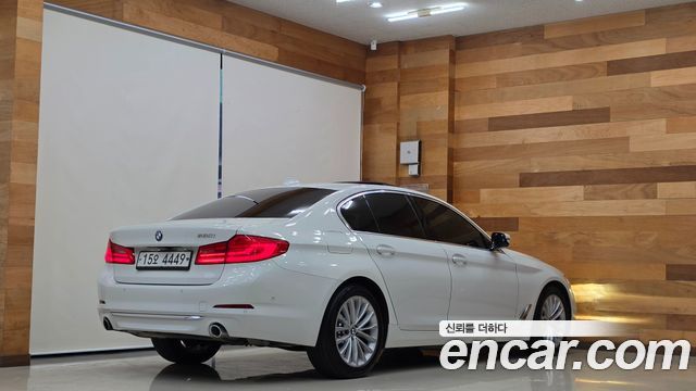 BMW 5-Series 530i Luxury Plus — пробег 103 239 км — фото 2 из 5