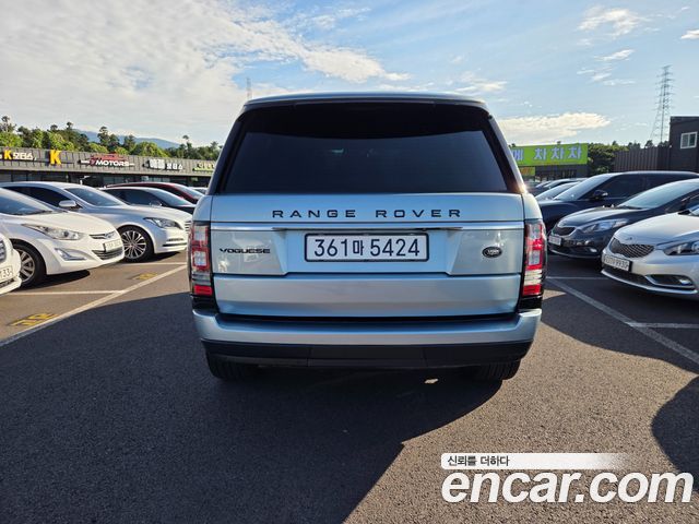 Land Rover Range Rover 3.0 TDV6 Vogue SE DIESEL — пробег 210 220 км — фото 4 из 5