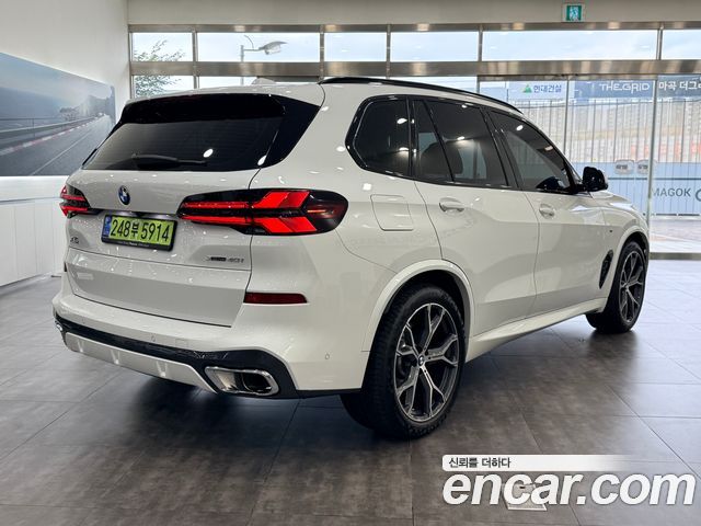 BMW X5 xDrive 40i M Sport — пробег 9 270 км — фото 2 из 5