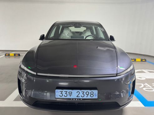 Tesla Model Y L Long Range AWD — пробег 10 км — фото 1 из 5