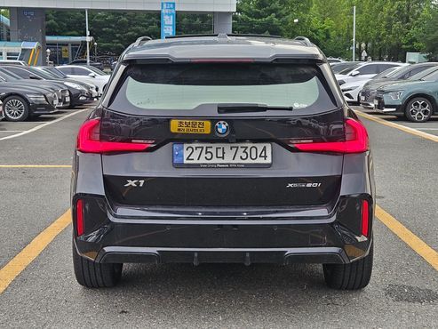 BMW X1 xDrive 20i M Sport — пробег 27 420 км — фото 4 из 5