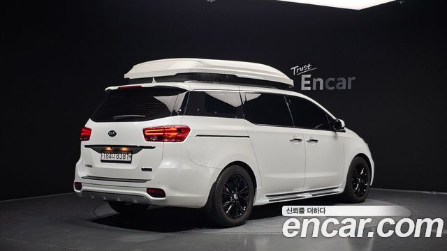 Kia Carnival из Кореи Encar