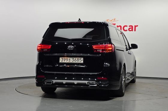 Kia Carnival 9-Seater Noblesse Special — пробег 111 090 км — фото 4 из 5