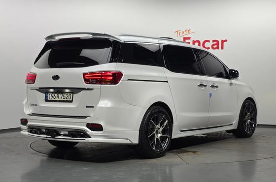 Kia Carnival 9-Seater Noblesse — пробег 209 236 км — фото 2 из 5