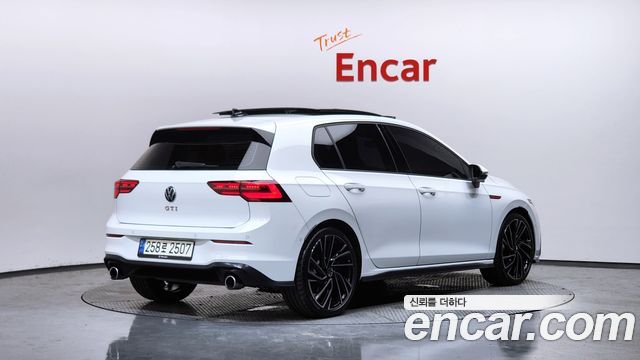 Volkswagen Golf 2.0 GTI — пробег 10 081 км — фото 2 из 5