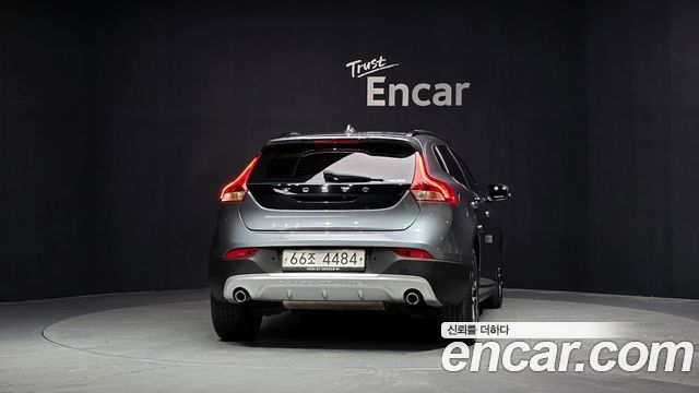 Volvo V40 из Кореи Encar