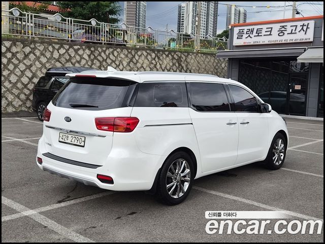 Kia Carnival из Кореи Encar
