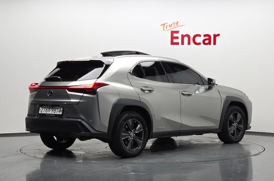 Lexus UX 2.0 2WD — пробег 57 353 км — фото 2 из 5