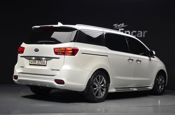 Kia Carnival 9-Seater Prstige — пробег 147 421 км — фото 2 из 5
