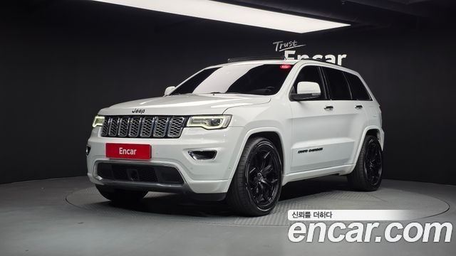 Jeep Cherokee 3.0 Diesel Overland WK2 — пробег 175 237 км — фото 1 из 5