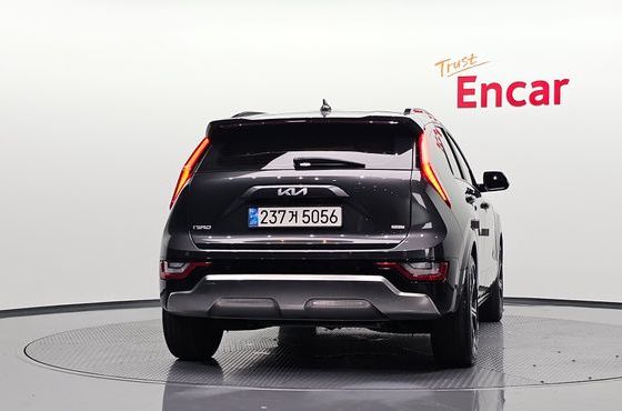 Kia Niro Prestige — пробег 27 631 км — фото 4 из 5