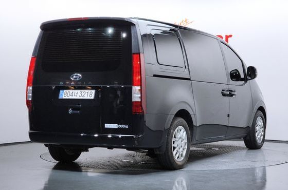 Hyundai Staria Cargo 5-Seater Modern — пробег 88 214 км — фото 2 из 5