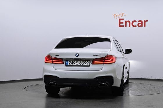 BMW 5-Series 520d xDrive M Sport Package Plus — пробег 104 672 км — фото 4 из 5