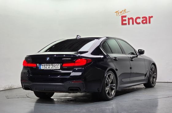 BMW 5-Series M550i xDrive — пробег 65 263 км — фото 2 из 5