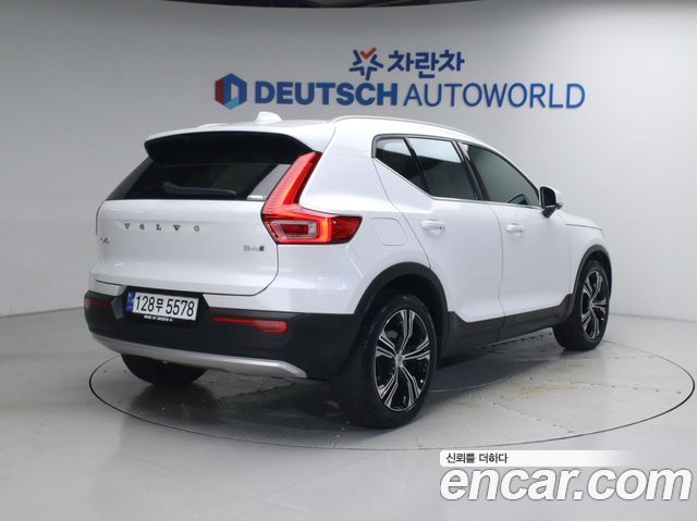 Volvo XC40 B4 Inscription — пробег 98 257 км — фото 3 из 5