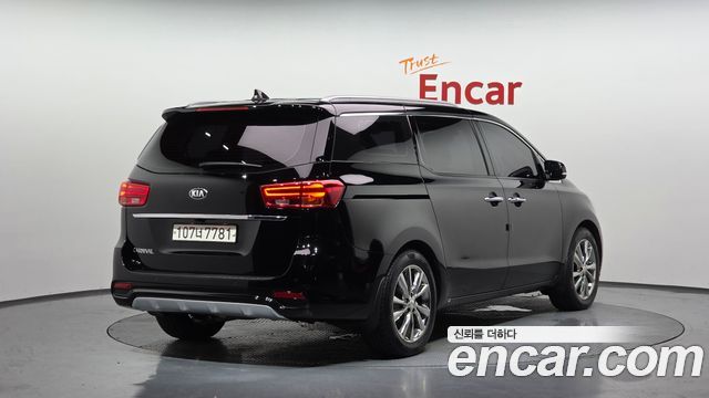 Kia Carnival из Кореи Encar