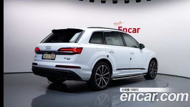 Audi Q7 55 TFSI Quattro Premium — пробег 119 712 км — фото 2 из 5