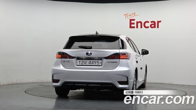 Lexus CT200h 1.8 Supreme ZWA10 — пробег 78 408 км — фото 4 из 5