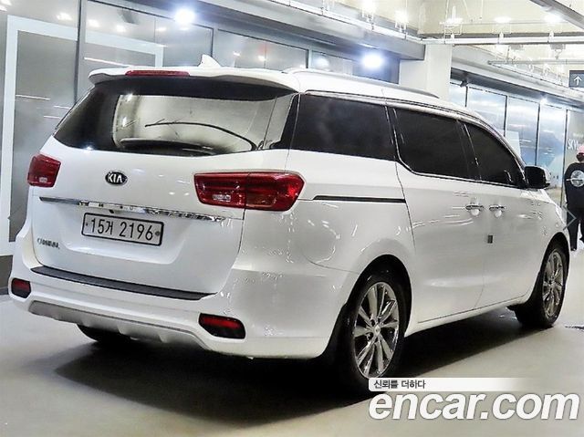 Kia Carnival из Кореи Encar