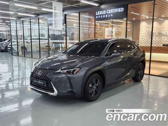 Lexus UX 2.0 2WD — пробег 3 475 км — фото 1 из 5