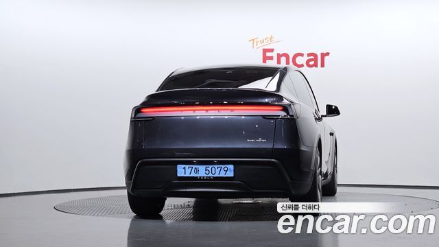 Tesla Model Y Long Range AWD — пробег 9 243 км — фото 4 из 5