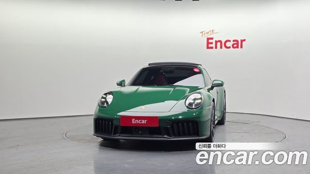 Porsche 911 Carrera 4 GTS — пробег 8 668 км — фото 3 из 5