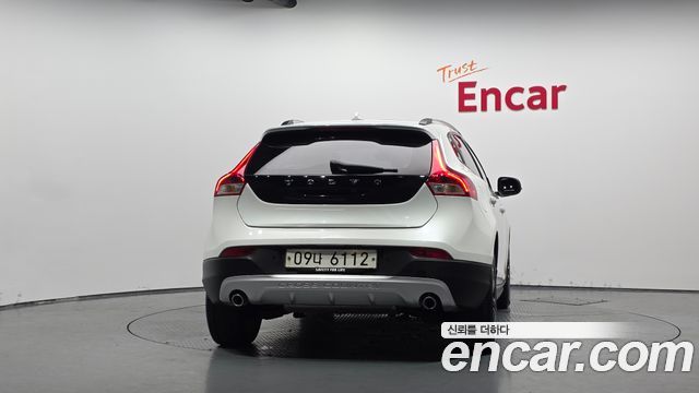 Volvo V40 из Кореи Encar