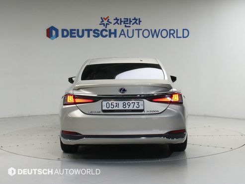 Lexus ES Luxury Plus — пробег 53 962 км — фото 4 из 5