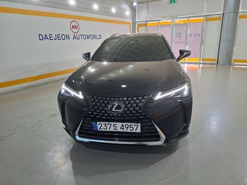 Lexus UX 2.0 2WD — пробег 53 399 км — фото 2 из 5