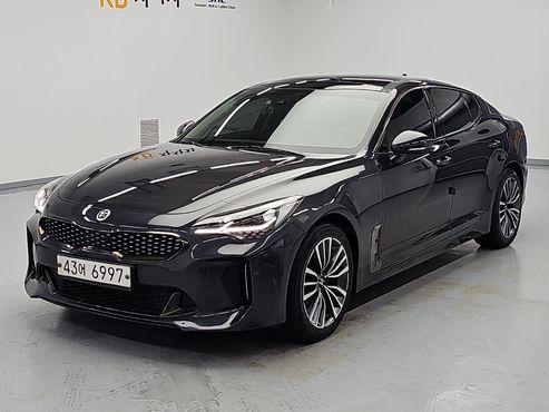 Kia Stinger 2.2 Diesel AWD Platinum — пробег 67 408 км — фото 1 из 5