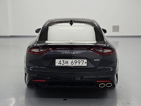 Kia Stinger 2.2 Diesel AWD Platinum — пробег 67 408 км — фото 3 из 5