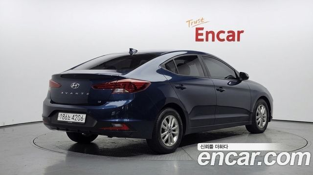 Hyundai AVANTE из Кореи Encar