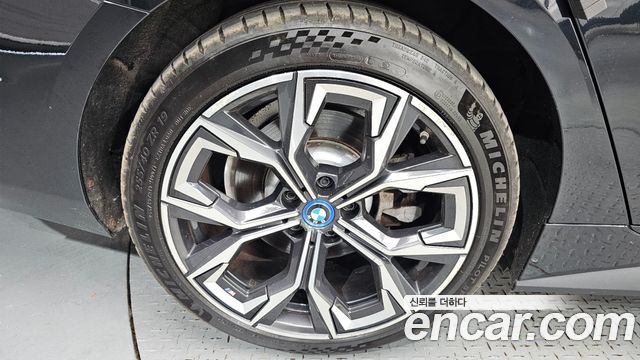 BMW i4 eDrive40 M Sports — пробег 164 001 км — фото 5 из 5