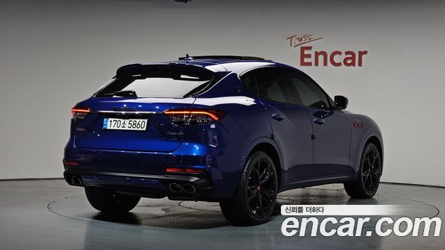 Maserati Levante из Кореи Encar