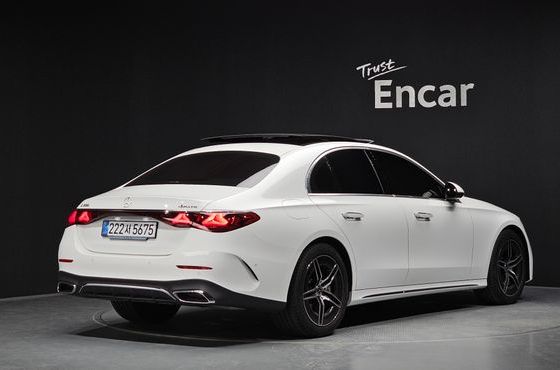 Mercedes-Benz E-Class E300 4MATIC AMG Line — пробег 5 351 км — фото 2 из 5