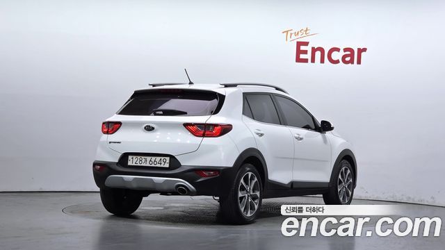 Kia Stonic из Кореи Encar