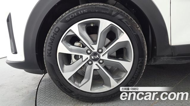 Kia Stonic из Кореи Encar