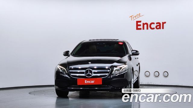 Mercedes-Benz E-Class E220d 4MATIC Avantgarde — пробег 61 201 км — фото 3 из 5