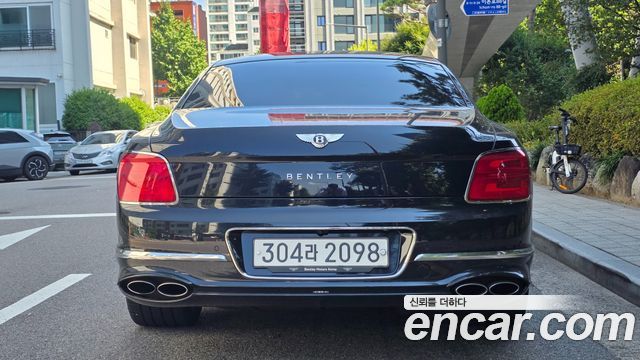 Bentley Flying Spur 4.0 Azure — пробег 8 500 км — фото 5 из 5