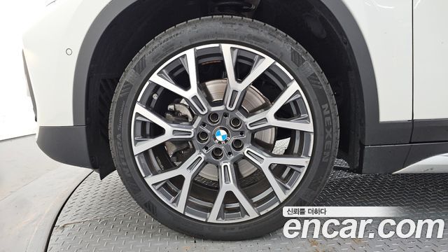 BMW X1 xDrive 20i xLine — пробег 84 042 км — фото 5 из 5
