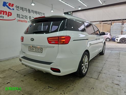 Kia Carnival 9-Seater Prstige — пробег 61 900 км — фото 2 из 5