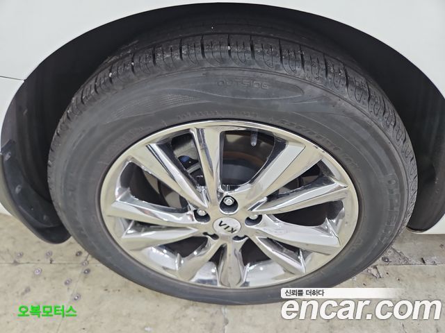 Kia Carnival 9-Seater Prstige — пробег 61 900 км — фото 5 из 5