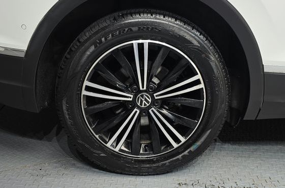 Volkswagen Tiguan 2.0 TDI Premium — пробег 92 801 км — фото 5 из 5