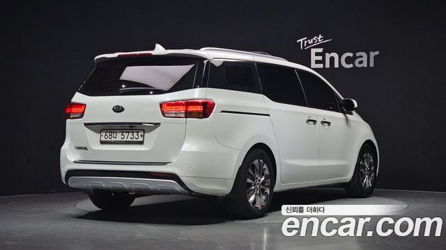 Kia Carnival из Кореи Encar