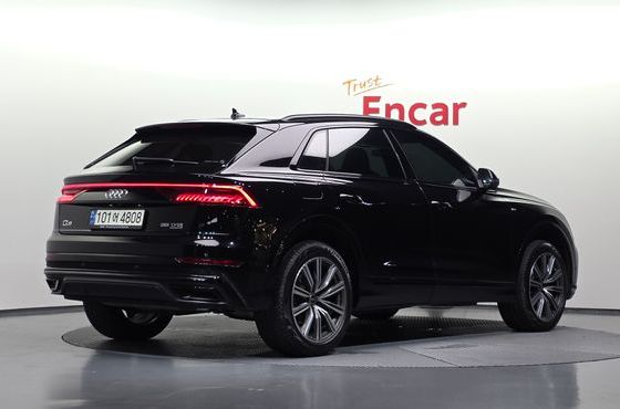 Audi Q8 55 TFSI Quattro Premium — пробег 115 712 км — фото 2 из 5
