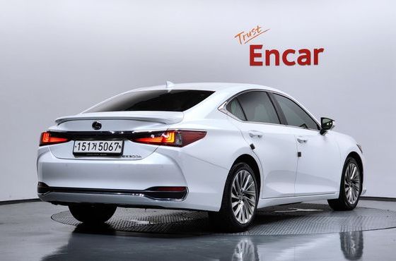 Lexus ES Executive — пробег 41 806 км — фото 2 из 5