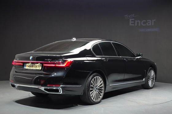 BMW 7-Series 740d xDrive Design Pure Excellence — пробег 100 170 км — фото 2 из 5